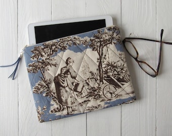 Clutch Toile de Jouy jeansblau creme braun Toile Tasche für iPad 9,7" Hülle blau braun leicht gesteppt Tablet Zubehör Schutzhülle