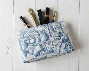 cosmetic bag Toile de Jouy Chinoiserie blau white for girlfriend or bridesmaid makeup pouch 13x22 or 11x18 cotton for travel accessories