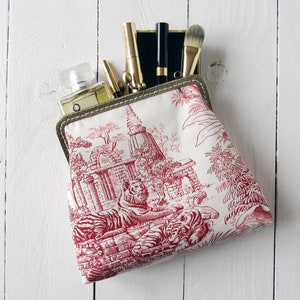 Clipbügeltasche Handtasche aus Toile de Jouy, blau oder rot, reine Baumwolle gefüttert, Tasche 19x16 cm