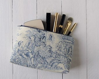 Kosmetiktasche Toile de Jouy blau cremeweiß mit Vichykaro hellblau gefüttert Makeup Tasche 13x22 cm für Reise Utensilien