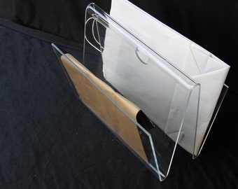 Revistero estilo Michel Dumas Roche Bobois, diseño de Michel Dumas, de plexiglás y vintage.