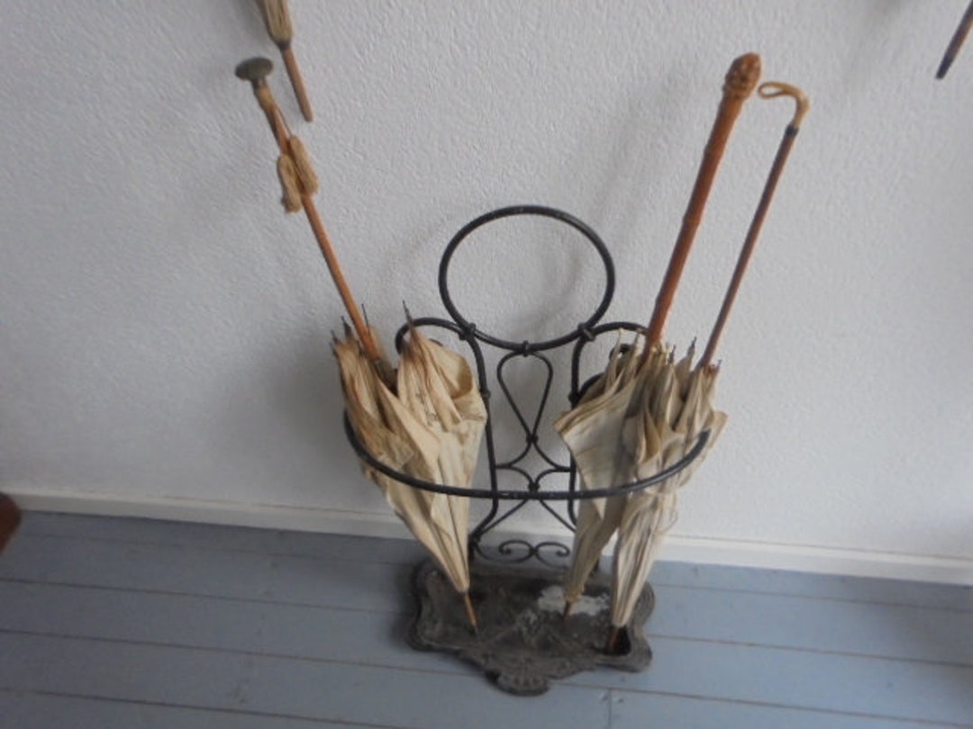 Vintage Cast Iron Umbrella Stand/antique Cast Iron and Wrought Iron