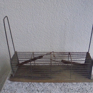 French mouse trap/antique rat trap/primitive wire metal trap from circa 1920/mouse trap/animal trap