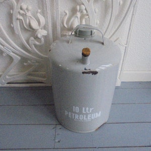 Vintage grey enamel oilcan-storage can/can/petrol oil can/oil drum