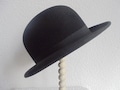 exclusive vintage bowler hat of renowned fashion house in France\/including hats box from england\/company l jonart chauny France