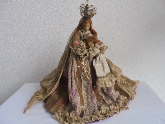 franse antiek was pop/madonna pop van was met kindje jezus/ca 1800 victoriaans/kanten jurk  met parels/zeldzaam madonna beeld/wassen beeld