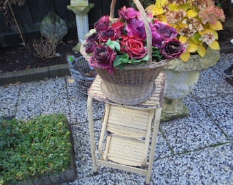 Cesto di fiori vintage francese/cesto del mercato/cesto da viaggio/cesto da viaggio in vimini shabby chic/cesto di brocante o di curiosità