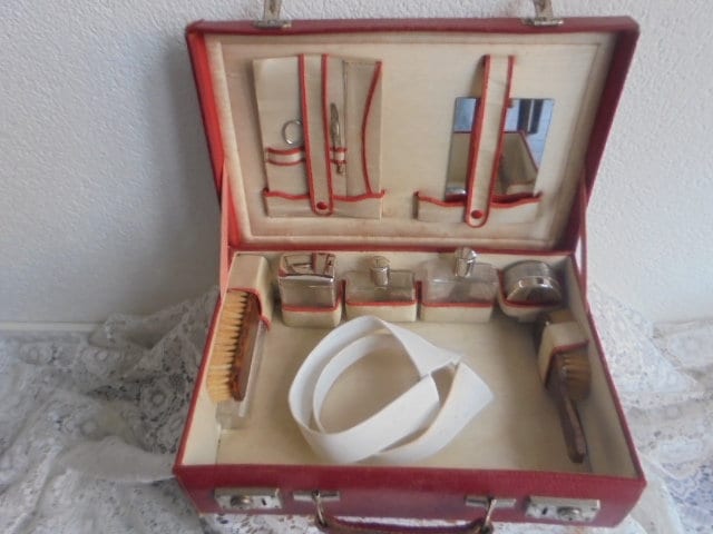 vintage art deco French travel suitcase manicure set-manicure case/1920/perfume bottles/mirror/powder box