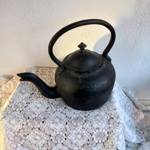 pesado hervidor de hierro fundido vintage francés ca 1800/hervidor de hierro fundido/hervidor de colección/cocina retro/hervidor raro/curiosidades/estofado