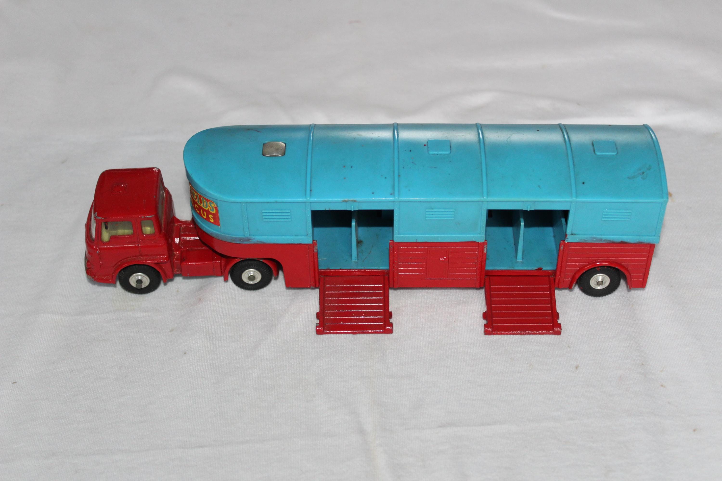Corgi Toys Horse Trailer/chipperfield Circus Horse Transporter