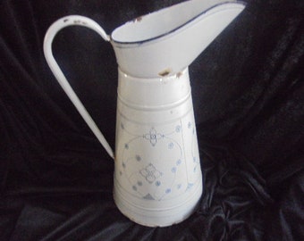 french vintage enamel water jug/sink jug/bathroom/enamel jug/1950/retro/curiosities/decoration jug large