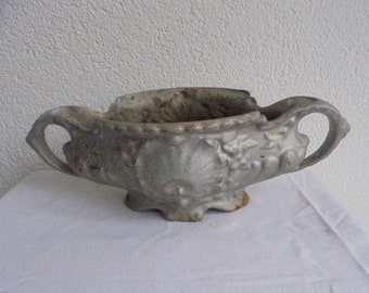 french antique cast iron planter / silver jardiniere with rusty substrate / jardiniere in silver with underlay rusty / Victorian