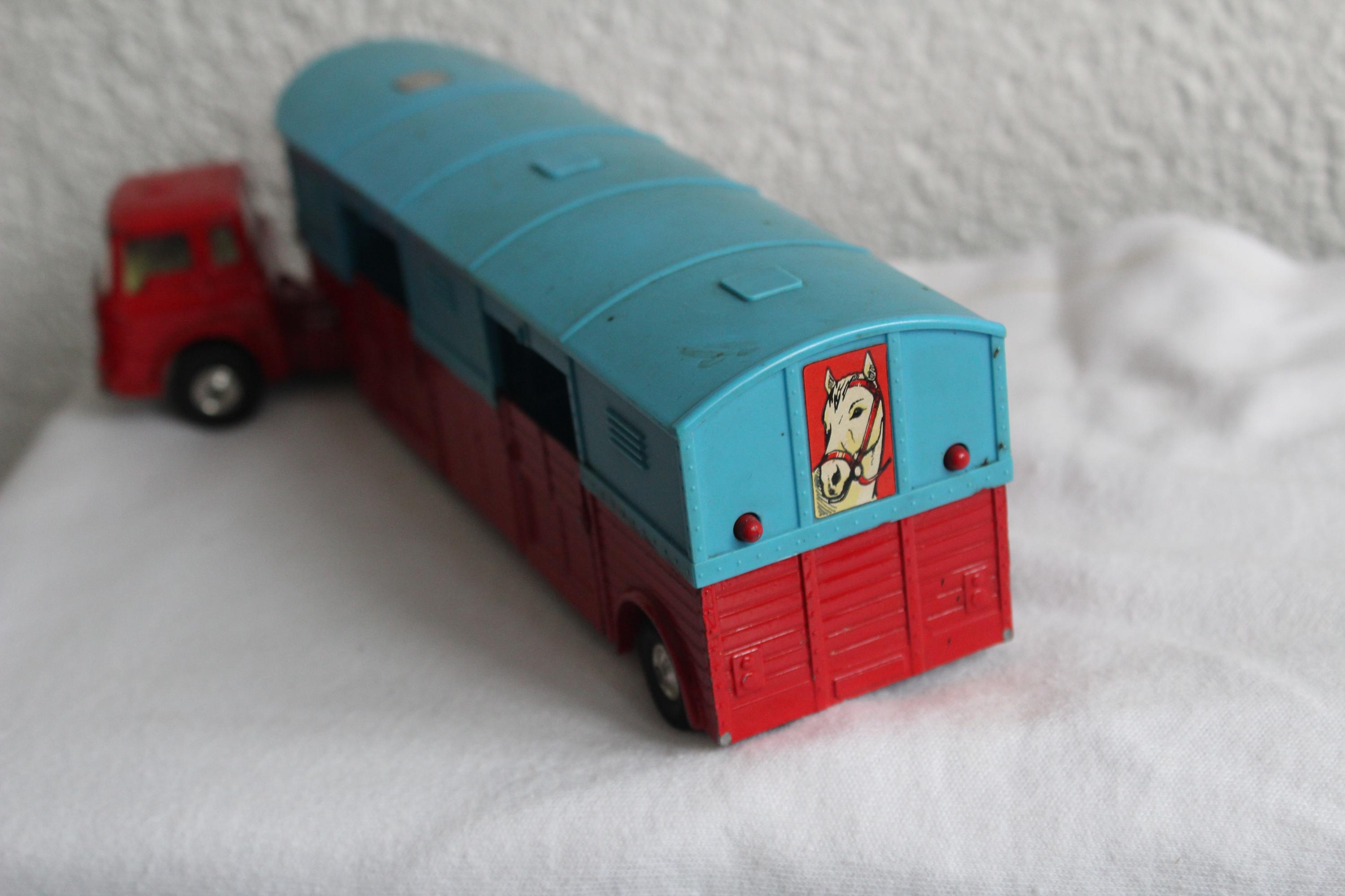 Corgi Toys Horse Trailer/chipperfield Circus Horse Transporter