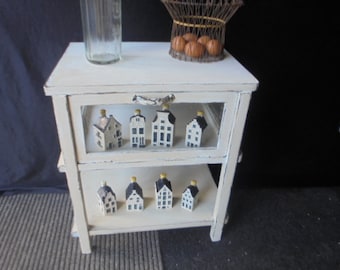 Französische Vitrine aus einem alten Bauernhaus/Vintage-Schrank/antike Bauernvitrine/Schrank mit Vitrine