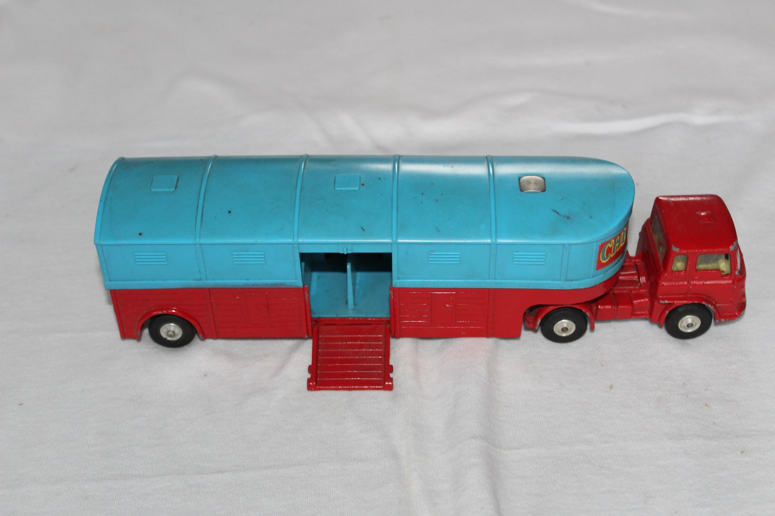 Corgi Toys Horse Trailer/chipperfield Circus Horse Transporter