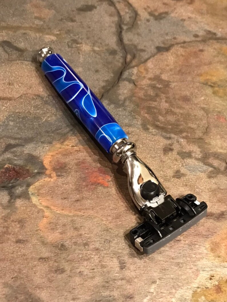 Hand Turned Acrylic Mach 3 Razor image 1