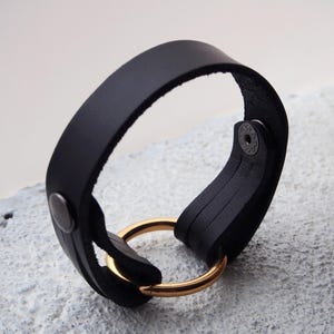 Wear Husband&#39;s Wedding Band, Custom Leather Bracelet For A Ring, Widow Jewelry, Loved One&#39;s Sentimental Ring Holder, Memorial Gift, grief