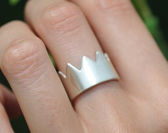 Crown ring sterling silver, Princess ring, Crown wedding band, Women crown band, Royal wedding band, Luxury crown ring, Men crown ring