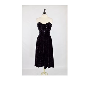Vintage 1980s Velvet Strapless Dress | 80s Black Sweetheart Cocktail Dress | Retro Sparkle Formal Evening Dress | Size Small Medium