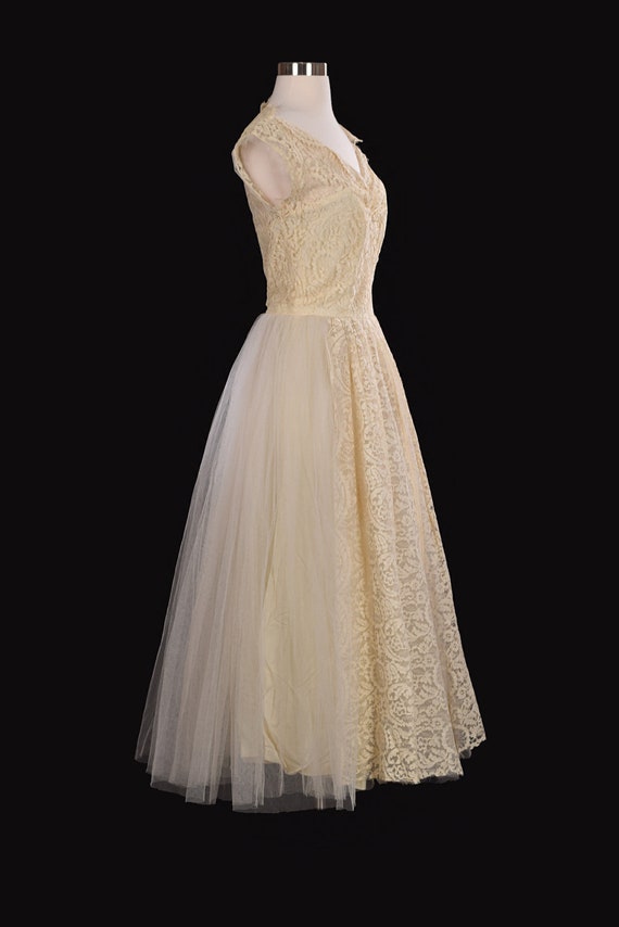 Vintage 1950s Lace Wedding Dress | 50s Floral Tul… - image 3