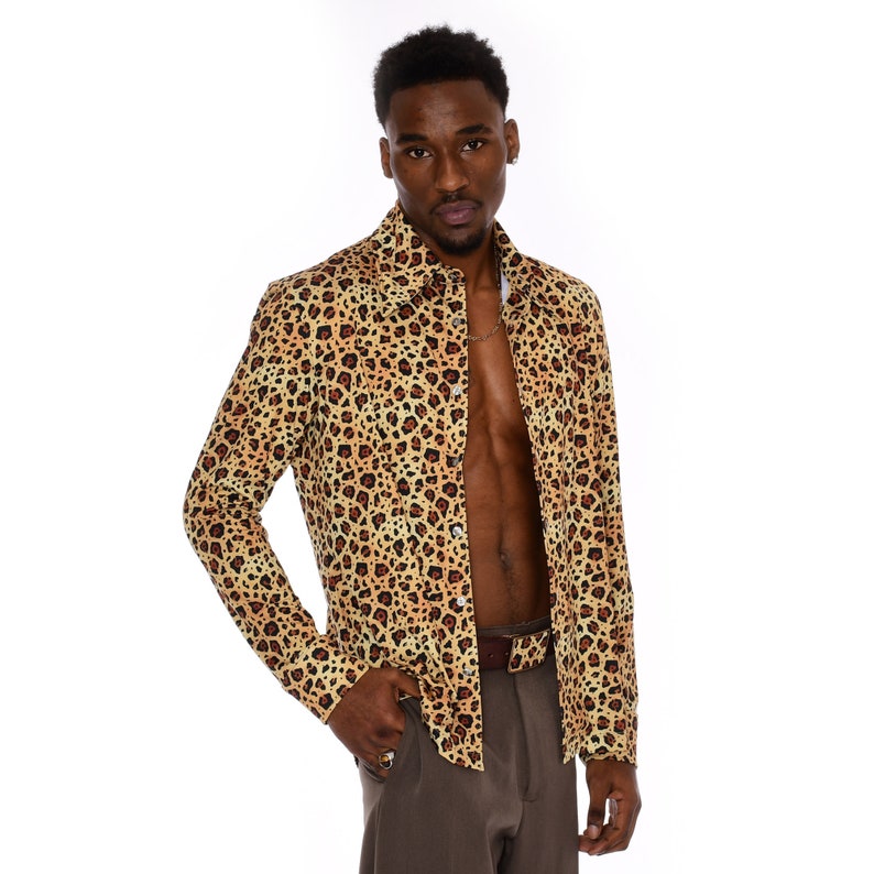 Camisa masculina com estampa de leopardo | Camisa retrô de botões com estampa de leopardo | Camisa de manga comprida estilo anos 70 imagem 2