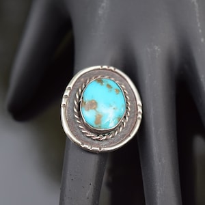 Vintage 1970s Western Turquoise Ring | 70s Sterling Silver Round Pendant Ring | Vtg Southwestern Statement Jewelry | Size 4