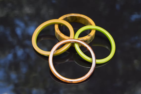 Vintage Stackable Bakelite Bracelet Set | Green Y… - image 1