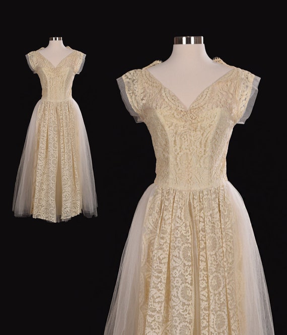 Vintage 1950s Lace Wedding Dress | 50s Floral Tul… - image 1