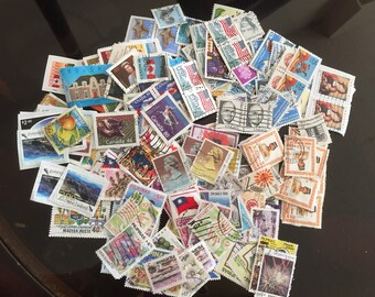Briefmarken - GEBRAUCHT & ab Papier - 180 Stück Mischung Duplikate Sammeln, Basteln, Collage, Decoupage, Scrapbooking etc. 1990's