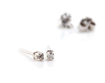 Hesperis 0.05ct diamond stud 18K gold and white gold