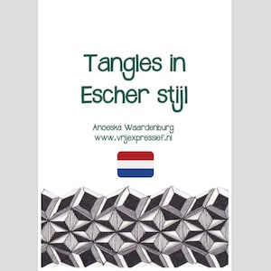 Op de afbeelding: Een witte kaart met de tekst "Tangles in Escher stijl" in groene tekst. Onder de tekst staat de naam "Anoeska Waardenburg" en de website "www.vrijexpresssief.nl". Onder het websiteadres staat een kleine Nederlandse vlag. De onderkant van de kaart heeft een zwart-wit geometrisch patroon.