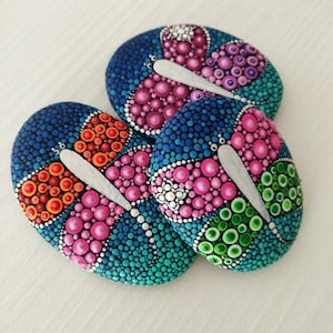Colourful Dot Art Dragonfly Friends Charm Painted Stone Fairy Garden Gift  Decoration Painted rock Beachstone