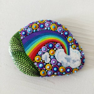Dot Art Rainbow Painted Stone Fairy Garden Gift  Decoration Painted rock Beachstone, children rainbow