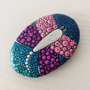 Colourful Dot Art Dragonfly Friends Charm Painted Stone Fairy Garden Gift  Decoration Painted rock Beachstone