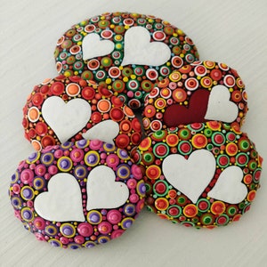 Rock with custom names in heart, love gift, Valentine gift, Baby Shower gift,  Decoration Painted rock Beachstone, Christmas gift