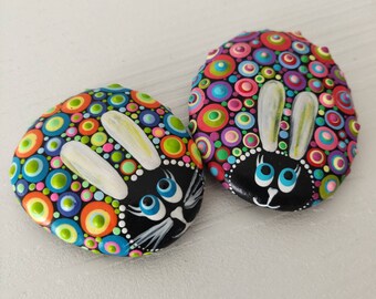 Set of 2 Easter bunnies on a colourful rock, Easter rock bunny decoration, Happy Easter bunny gift, Dotart Easter bunny Ostern Ei Dotilism
