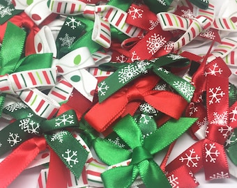 60 x arcos de adorno navideño de satén en diseños mixtos aleatorios