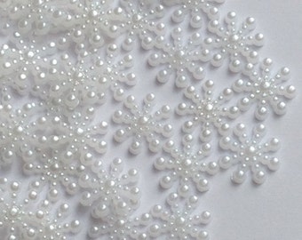 100 x Fiocco di neve Fiore Flatback Natale Natale Abbellimenti Craft Bianco o Rosa
