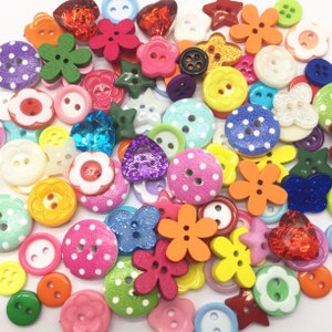 9 Colour Ranges - 100 Random Colour Mixed Buttons Wooden and Resin Cardmaking Embellishment Scrapbooking