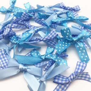 60 x blauw satijnen lintstrikken knutselen versiering willekeurig mix