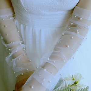 Pearl Long Tulle Bridal Fingerless Arm Cuff ,Chic Bride Wedding fingerless Gloves, pearl Tulle Gloves, pearl Lace Gloves, Tulle elbow sheer