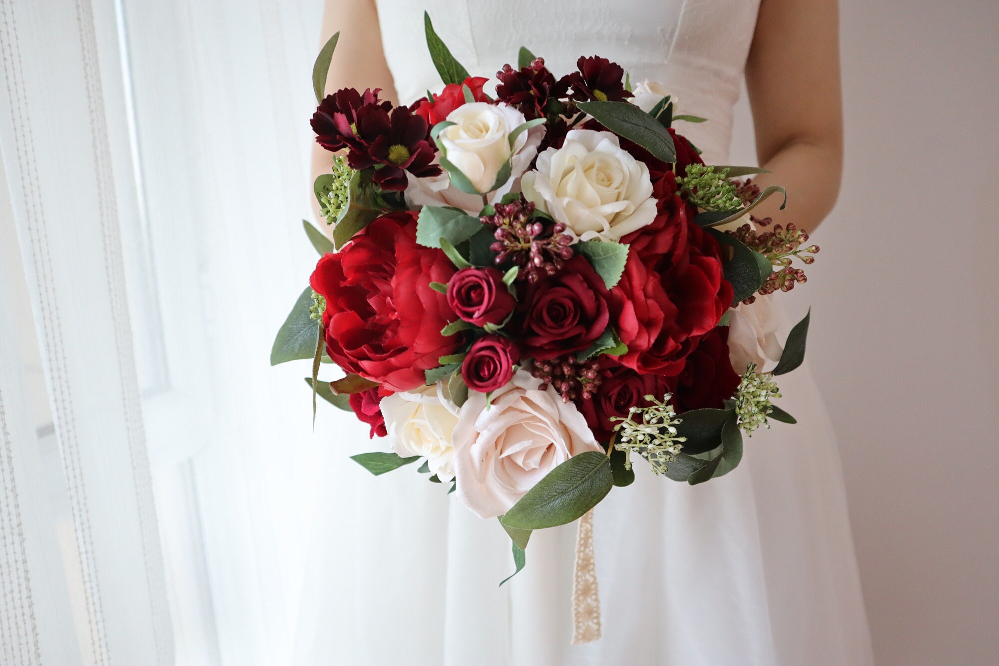 Bouquet sposa con fiori di seta: compra qui i modelli di tendenza