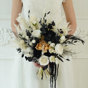 Buquê de casamento Pampas preto e branco: flores de noiva rústicas estilo Boho