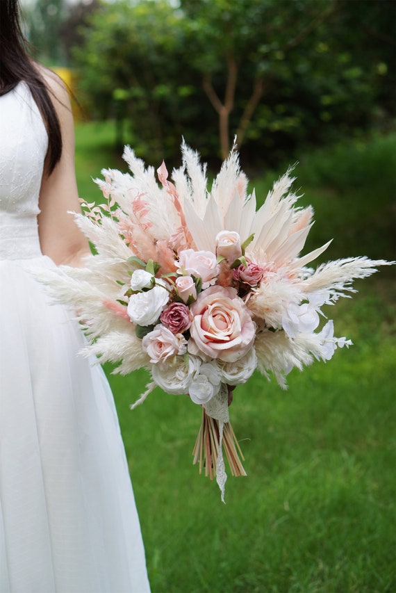 Bridal Bouquet Pampas Gras, Boho Wedding Bouquet, Bridesmaid Bouquets  Pampas Bouquets, Nude Wedding Bouquets, White Bridal Bouquet -  Israel