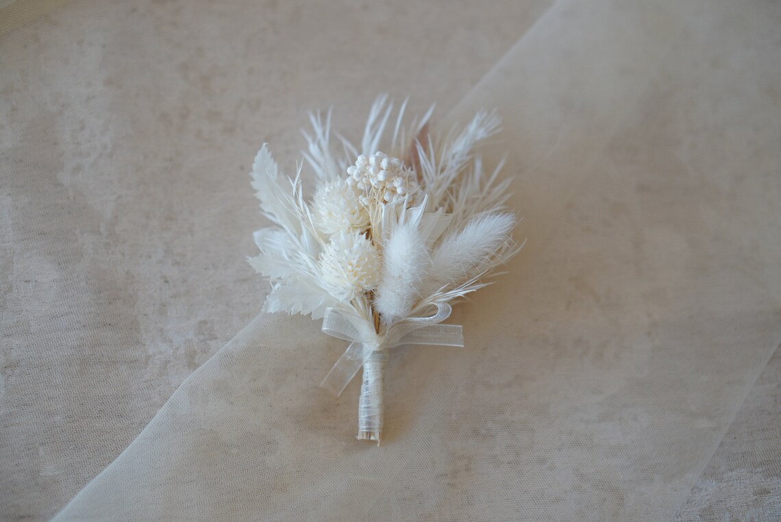 Pampas Grass Boutonnière White Wedding Boutonnière Bleached Etsy