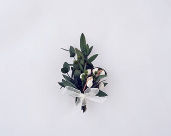 Preserved flower leaf Natural boutonniere,Wedding boutonniere,groomsmen buttonhole,Holiday Wedding,floral brooch,groom guest
