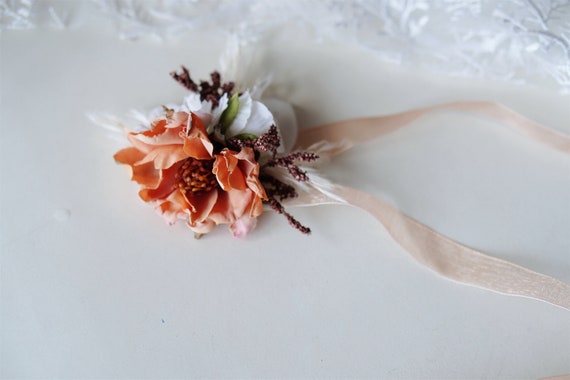 Lime Gray White Wrist Corsage Boutonniere Set Wedding Prom Flower Wrist  Corsage Bridesmaid Corsage Bracelet Homecoming Flower Alternatives - Etsy