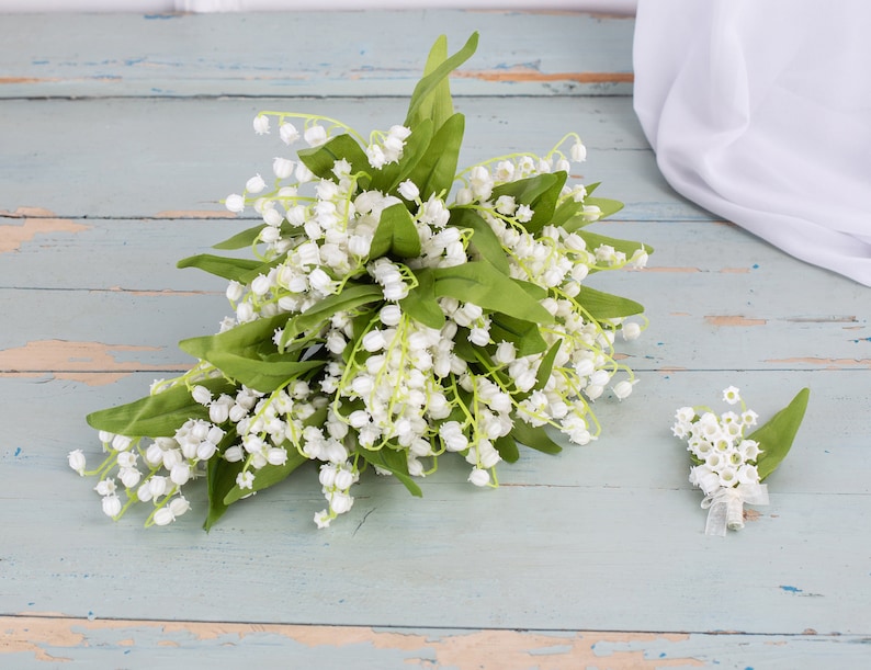 Bouquet de mariée en cascade de soie blanche de muguet, bouquet de mariée, fleurs de mariage, fleurs de mariage de demoiselle d'honneur, mariage bohème rustique image 3