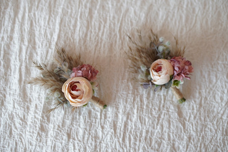 Silk flower Natural pampas grass boutonniere,Wedding boutonniere,groomsmen buttonhole,Holiday Wedding,floral brooch,groom guest image 5