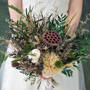 Preserved dark Green Grass Wedding Bouquet, Dried Lotus Head, Bridal Bridesmaids Bouquets, Dried Flower Arrangements, Boho Decor